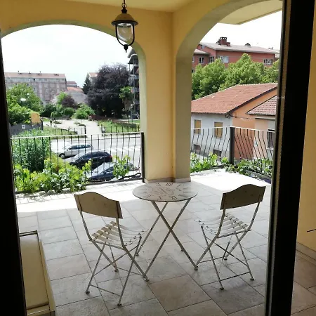 Casa Con Giardino Apartment